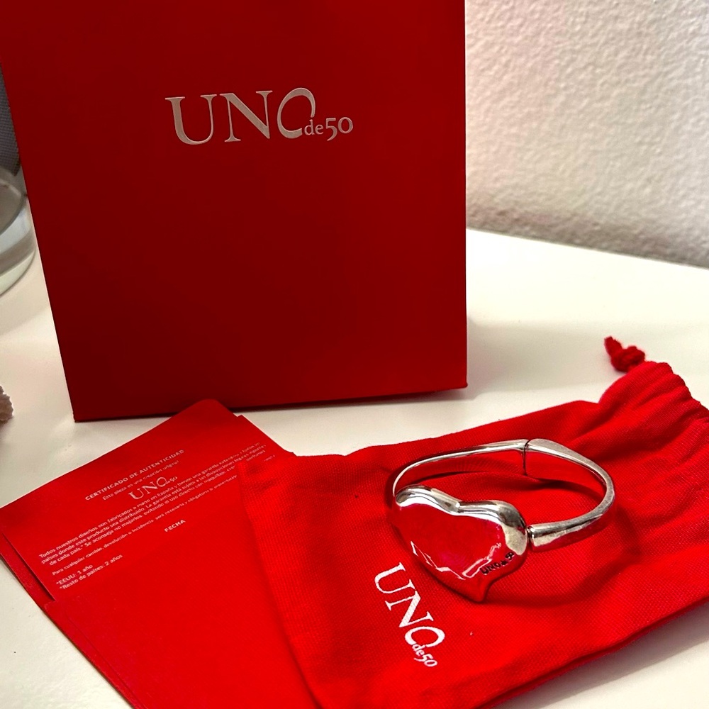 Uno de 50 Immensity silver bracelet with hidden spring and big heart. Original.